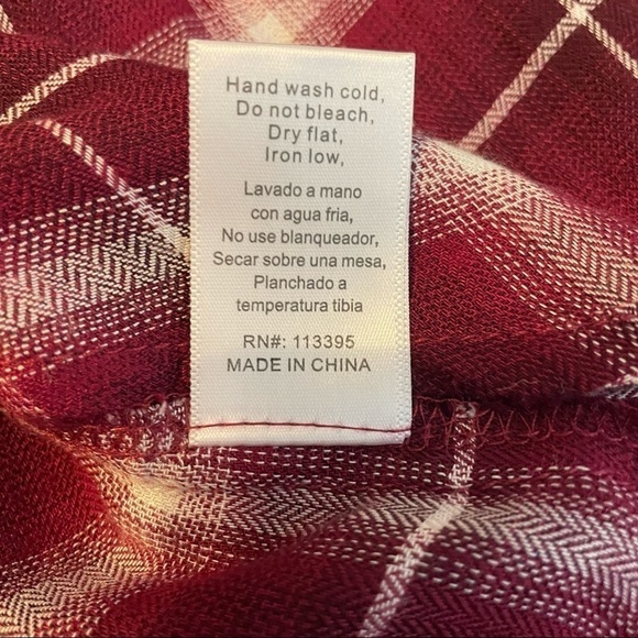 En Crème Plaid Burgundy Lace Front High Low Top Sz.S - Picture 10 of 10